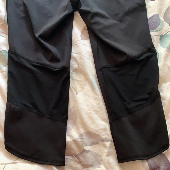 Old Navy Active workout capris - Picture 8 of 10